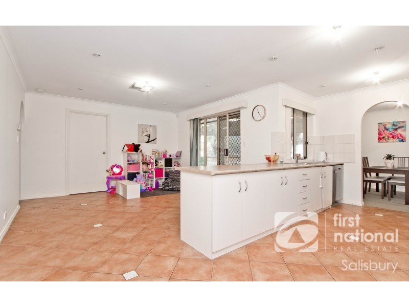 5 Kingswood Crescent, Paralowie SA 5108