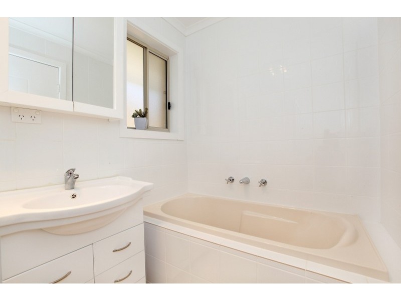 2/245 Kings Road, Paralowie SA 5108