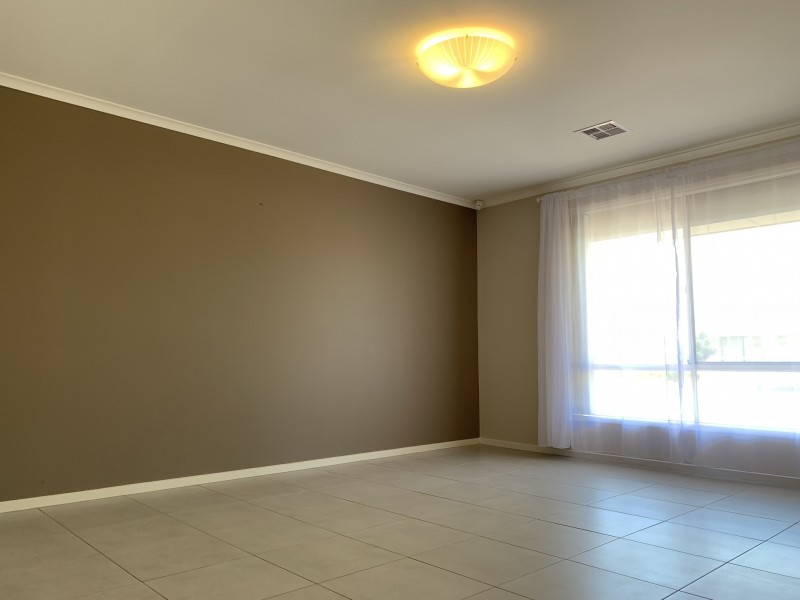 4 Wood Street, Parafield Gardens SA 5107