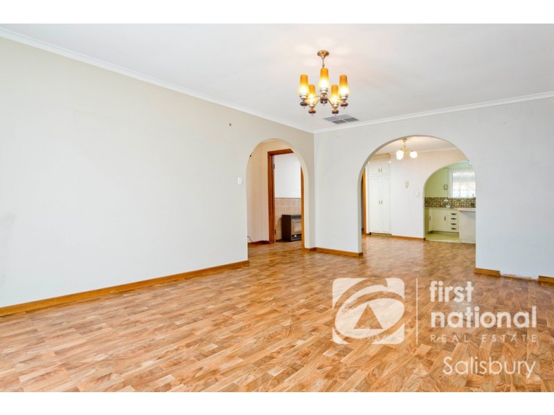 5 Woolaston Road, Salisbury Downs SA 5108