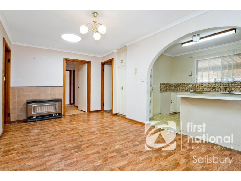 5 Woolaston Road, Salisbury Downs SA 5108