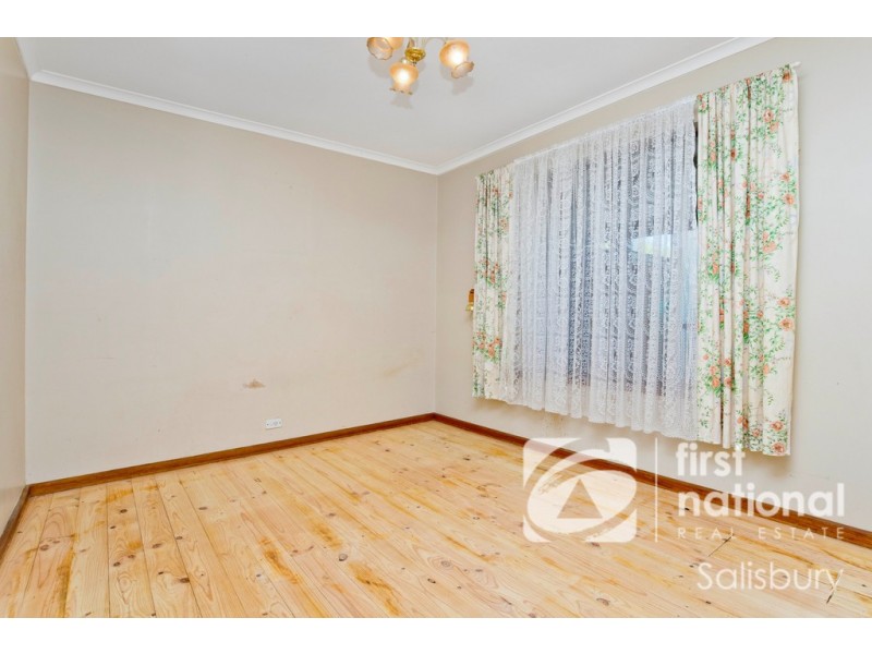 5 Woolaston Road, Salisbury Downs SA 5108