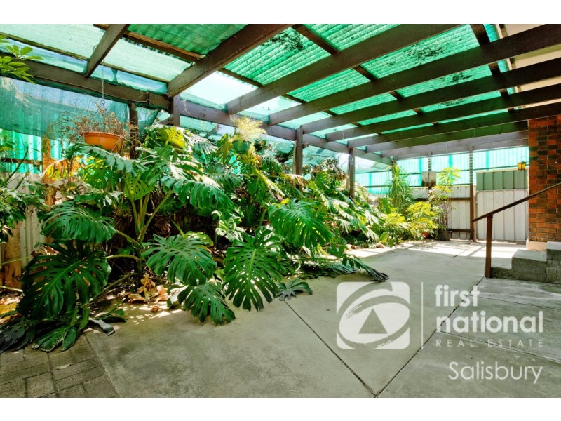 5 Woolaston Road, Salisbury Downs SA 5108