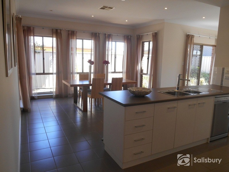 11 The Boulevard, Parafield Gardens SA 5107