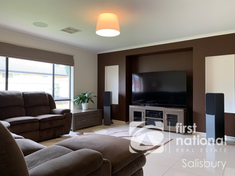 2 Oaks Court, Parafield Gardens SA 5107