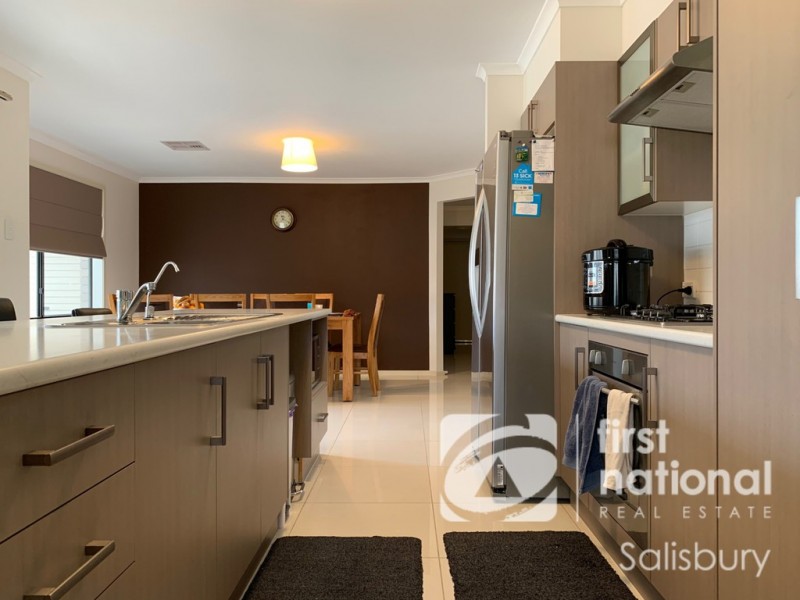 2 Oaks Court, Parafield Gardens SA 5107