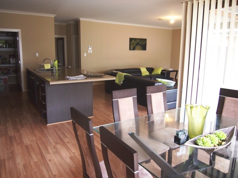 10 Swinden Crescent, Blakeview SA 5114