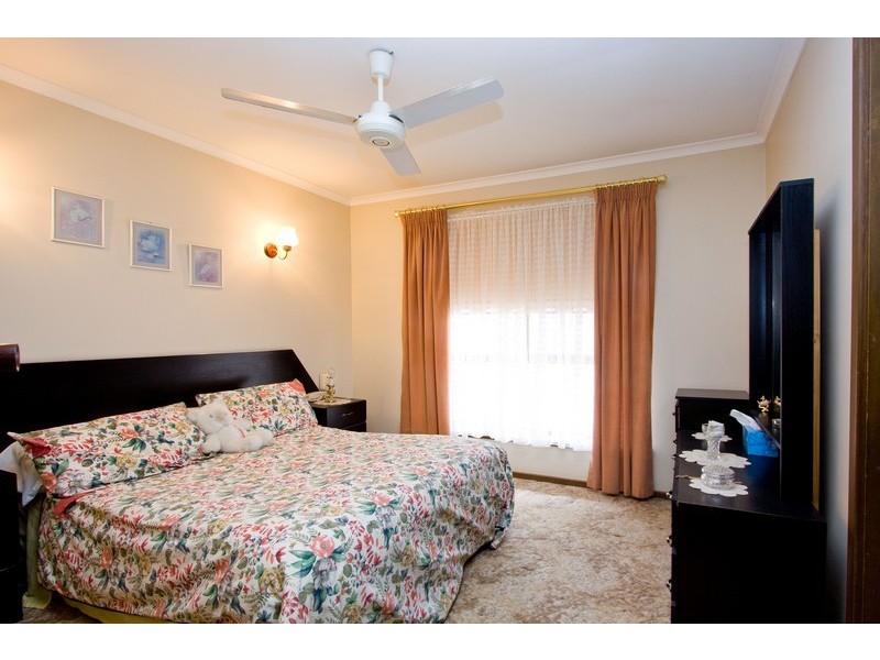15 Alabar Crescent, Globe Derby Park SA 5110