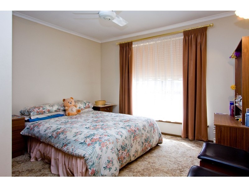 15 Alabar Crescent, Globe Derby Park SA 5110