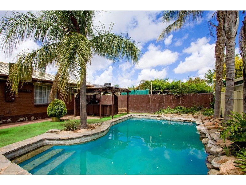 34 Chartwell Crescent, Paralowie SA 5108