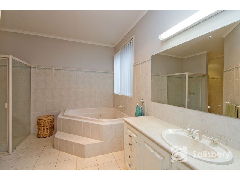 2 Oakmont Court, Salisbury East SA 5109