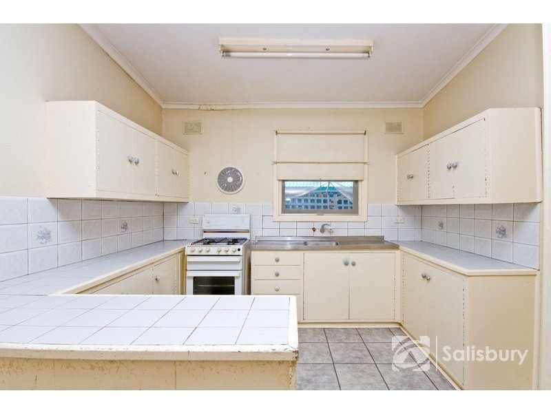 8 Benalla Street, Brahma Lodge SA 5109