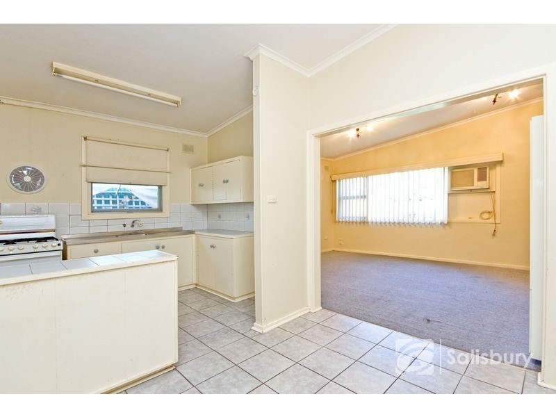 8 Benalla Street, Brahma Lodge SA 5109