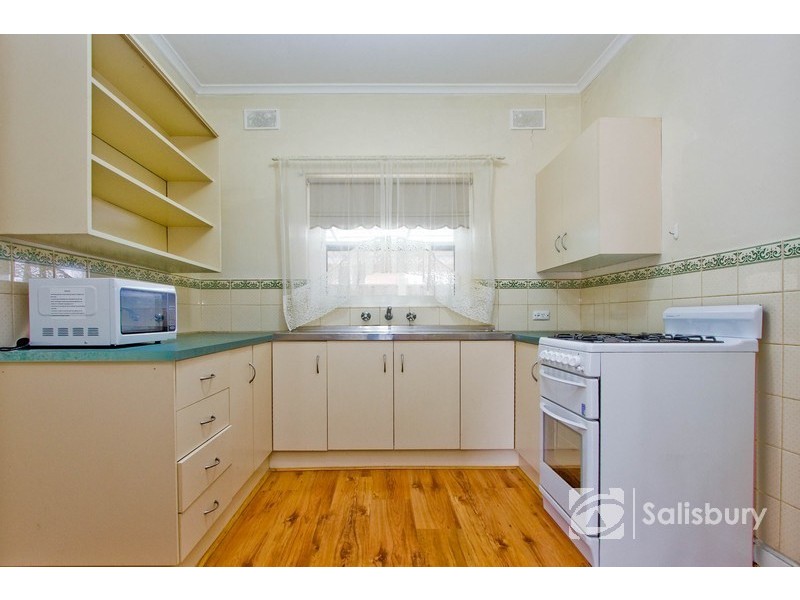 2 Beverley Avenue, Salisbury SA 5108
