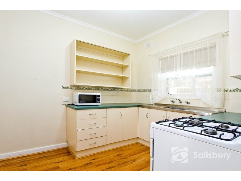 2 Beverley Avenue, Salisbury SA 5108