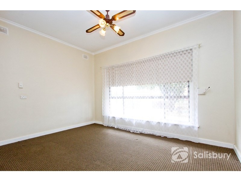 2 Beverley Avenue, Salisbury SA 5108