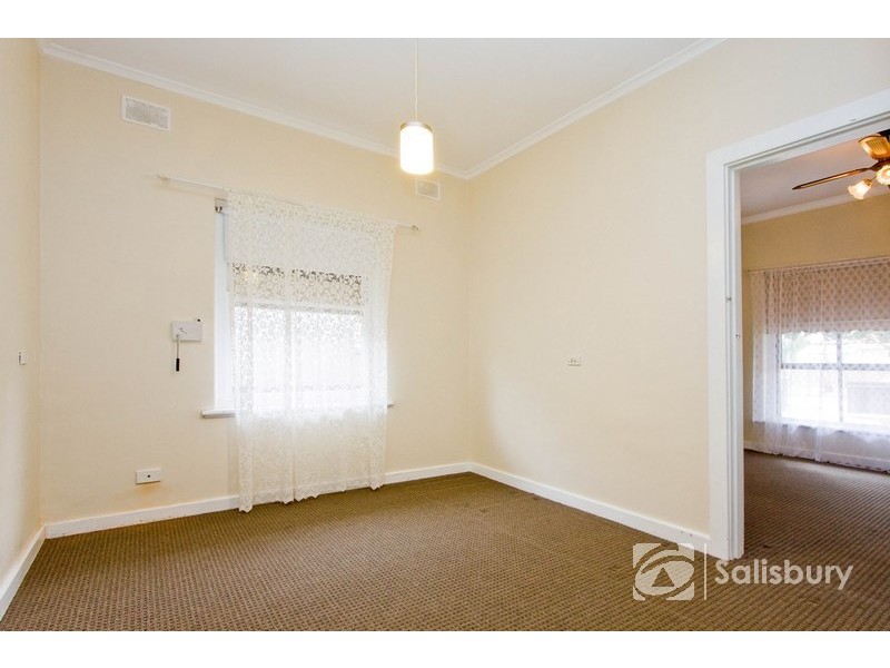 2 Beverley Avenue, Salisbury SA 5108