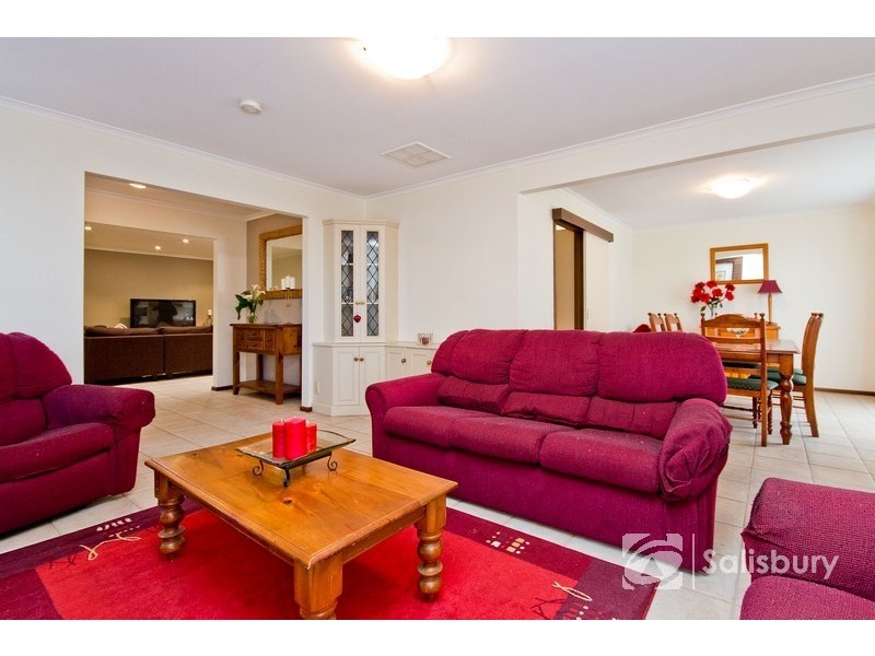 9 Dotterel Court, Wynn Vale SA 5127