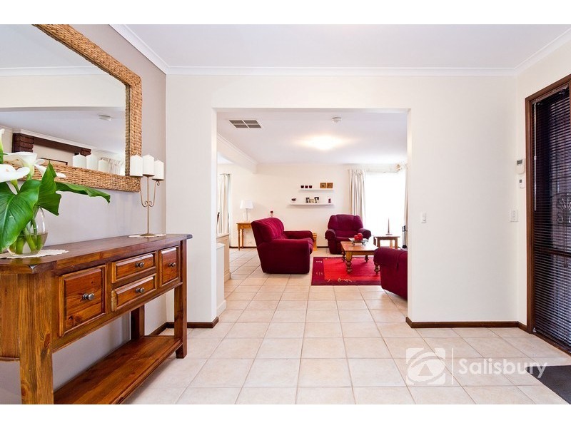 9 Dotterel Court, Wynn Vale SA 5127