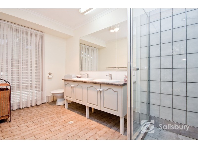 9 Dotterel Court, Wynn Vale SA 5127