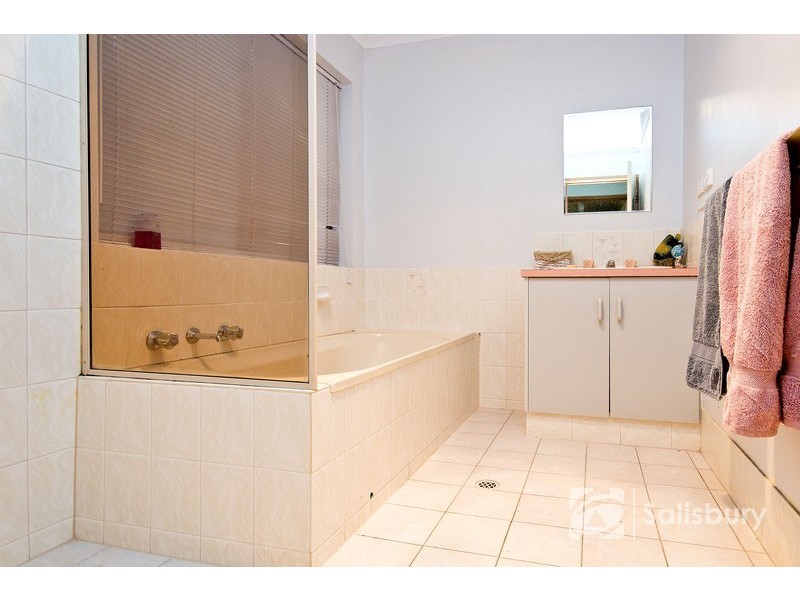 230 Kesters Road, Para Hills SA 5096