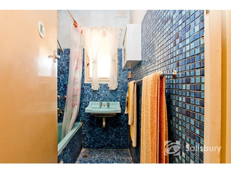 14 Winklebury Road, Elizabeth Vale SA 5112