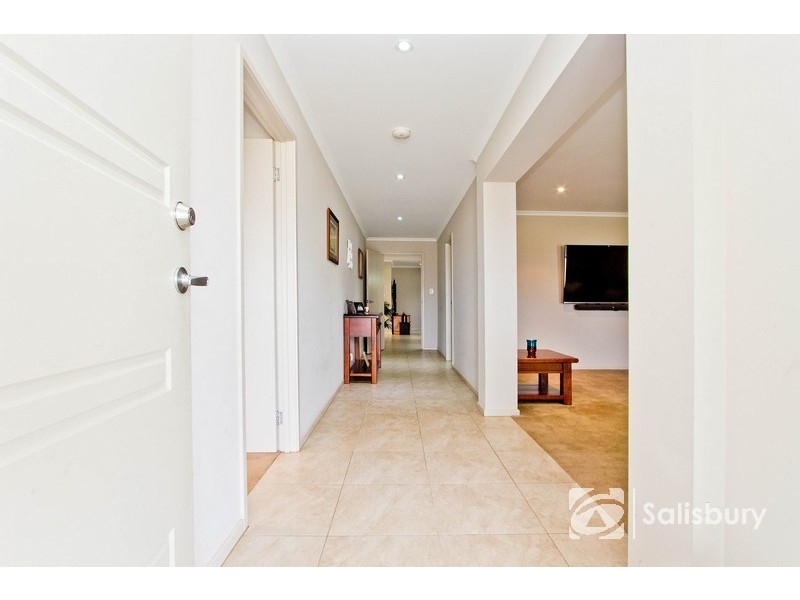 10 Highgrove Court, Andrews Farm SA 5114