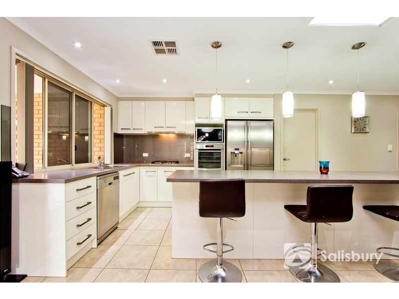 10 Highgrove Court, Andrews Farm SA 5114