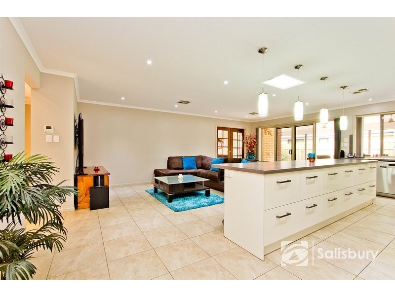 10 Highgrove Court, Andrews Farm SA 5114