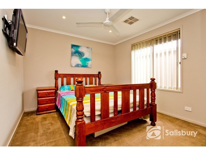 10 Highgrove Court, Andrews Farm SA 5114