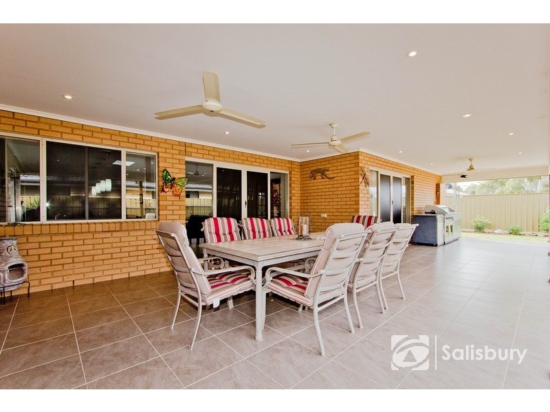 10 Highgrove Court, Andrews Farm SA 5114