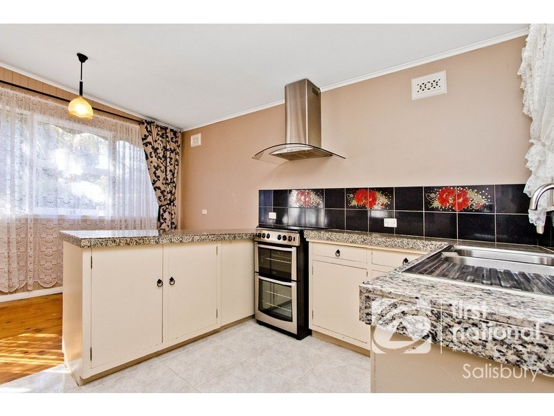 14 Wayford Street, Elizabeth Vale SA 5112