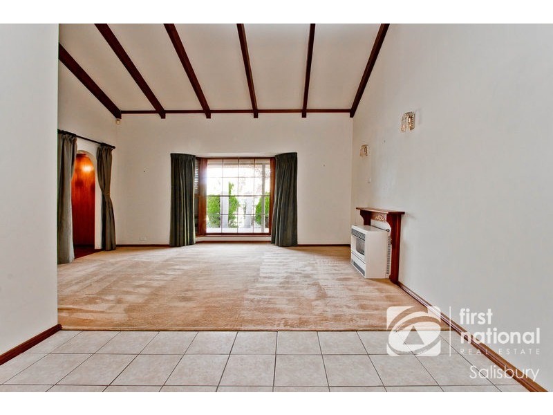 6 Terrigal Court, Redwood Park SA 5097