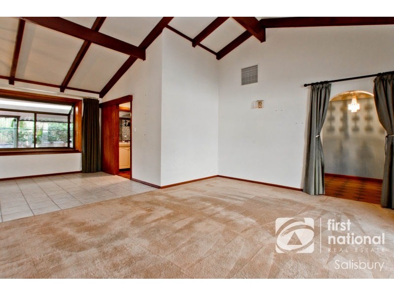 6 Terrigal Court, Redwood Park SA 5097