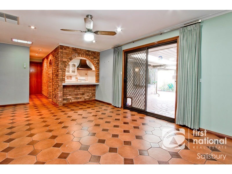 6 Terrigal Court, Redwood Park SA 5097