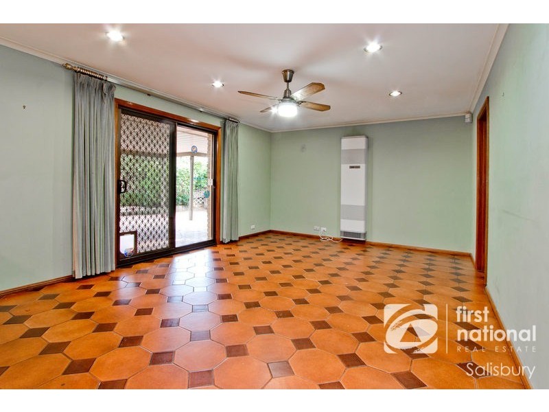 6 Terrigal Court, Redwood Park SA 5097