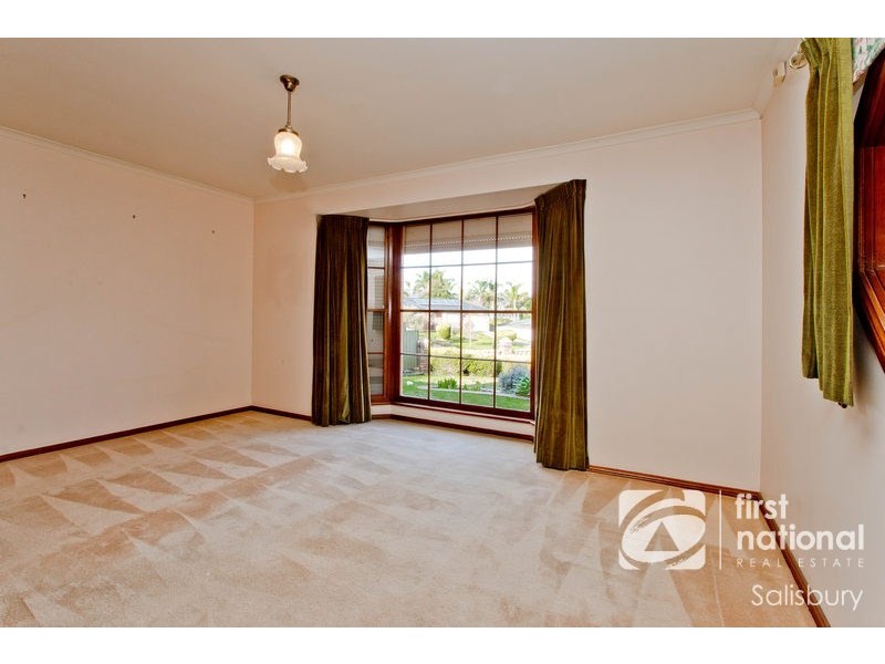 6 Terrigal Court, Redwood Park SA 5097