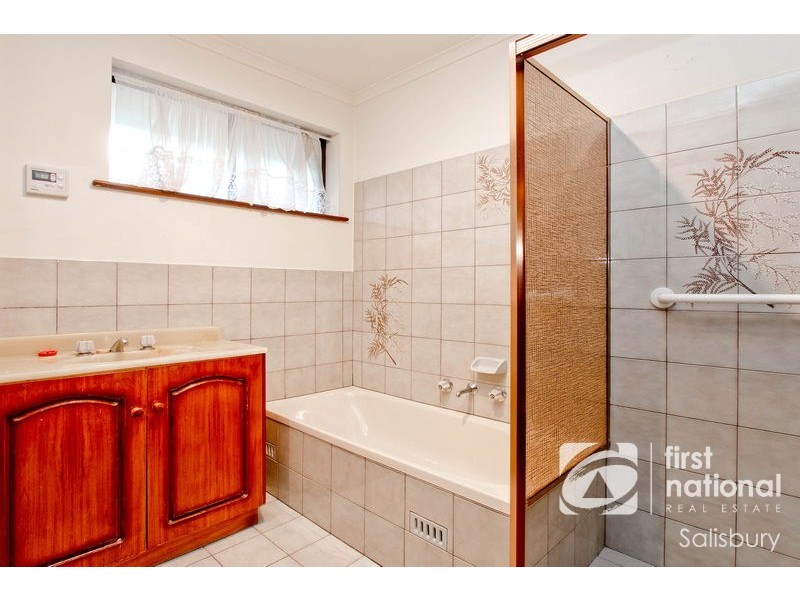 6 Terrigal Court, Redwood Park SA 5097