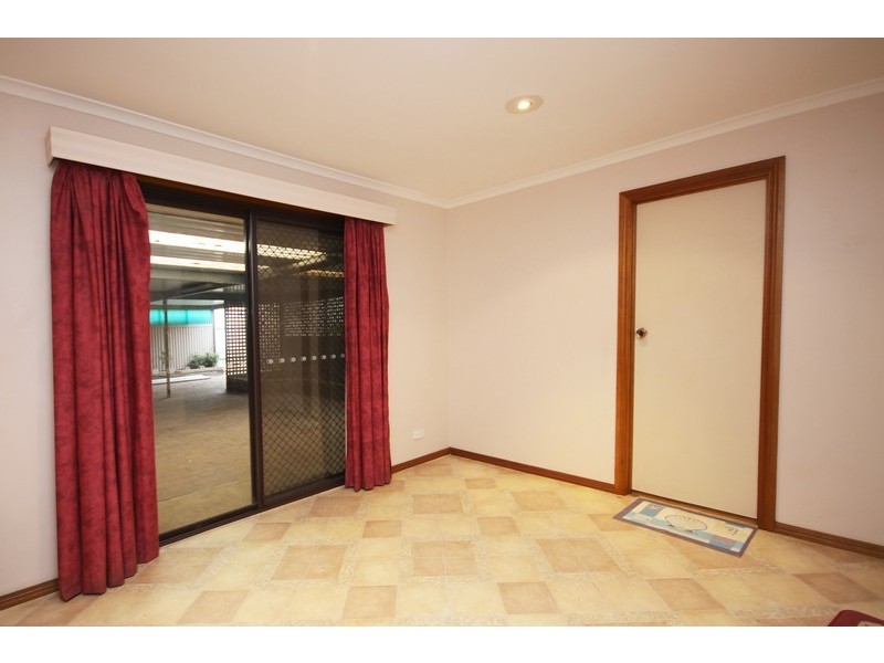 37 Janine Drive, Burton SA 5110