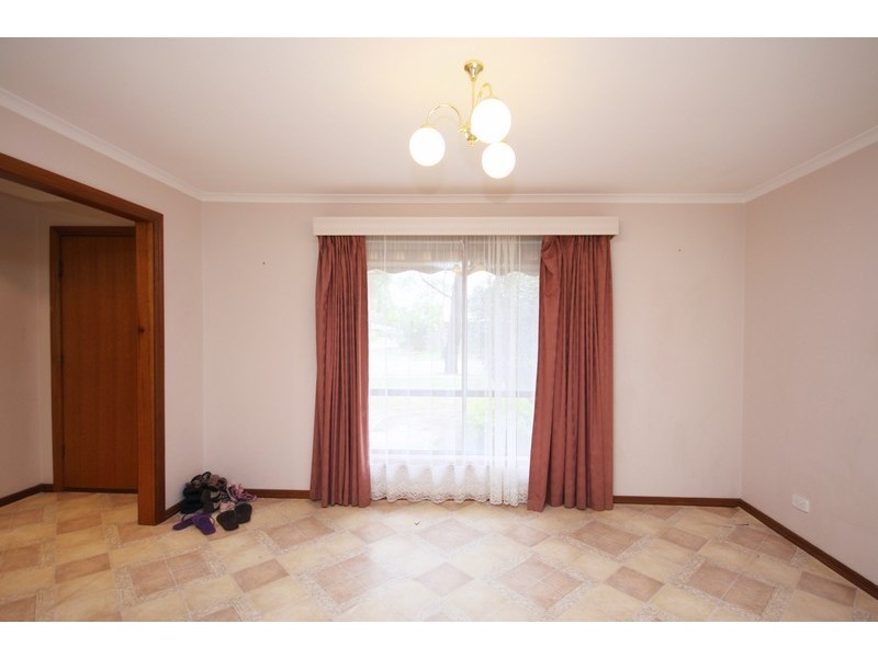 37 Janine Drive, Burton SA 5110