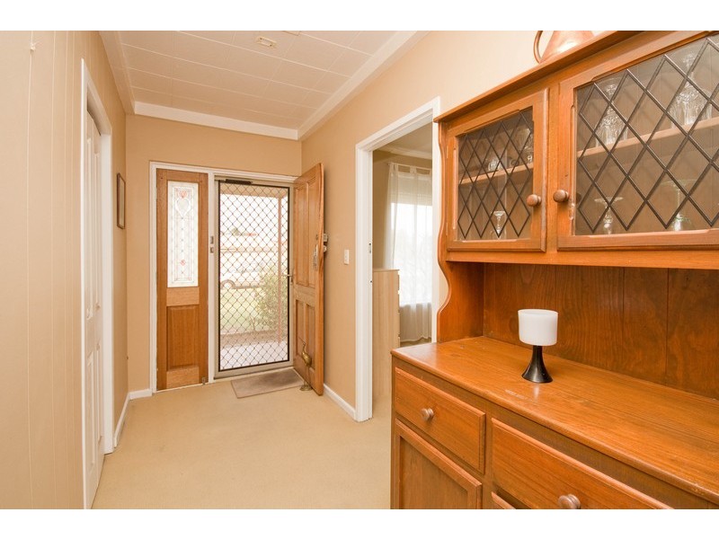 2 Dawn Avenue, Brahma Lodge SA 5109