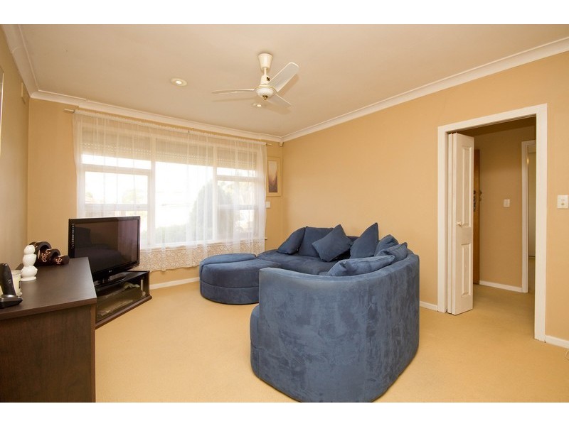 2 Dawn Avenue, Brahma Lodge SA 5109