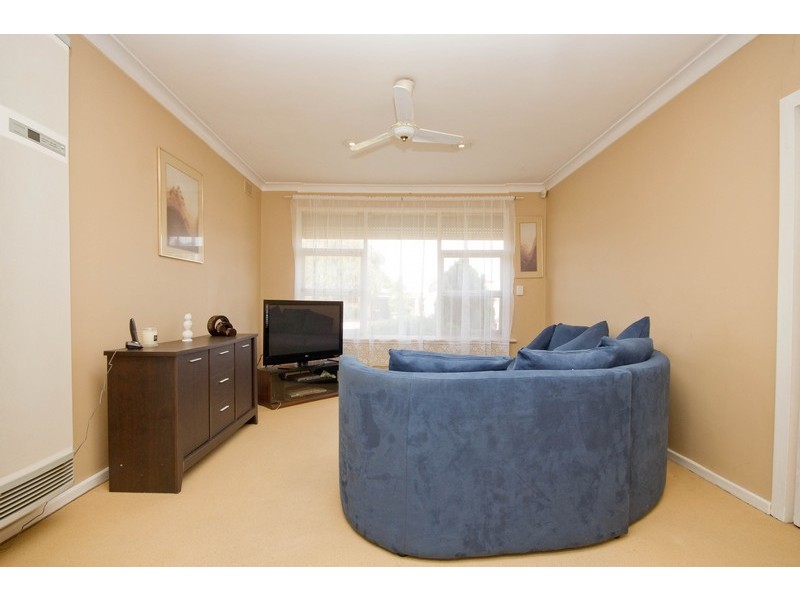 2 Dawn Avenue, Brahma Lodge SA 5109