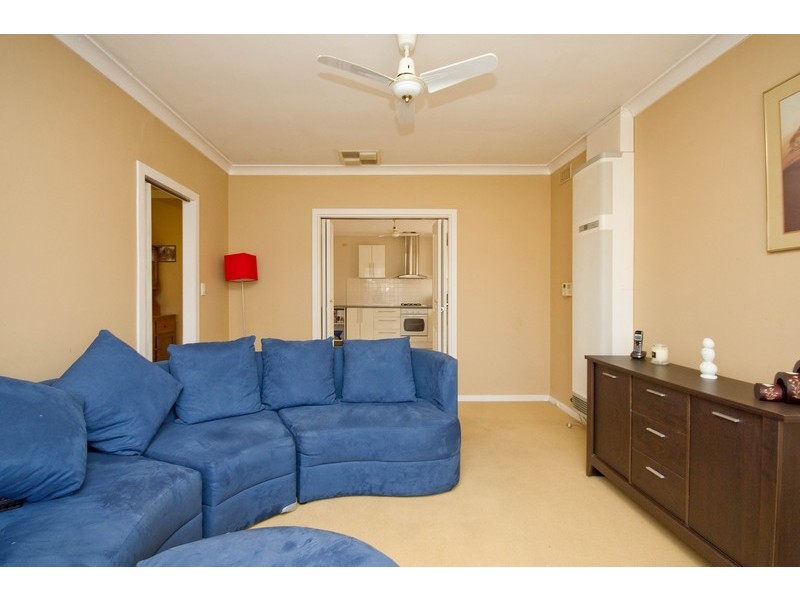 2 Dawn Avenue, Brahma Lodge SA 5109