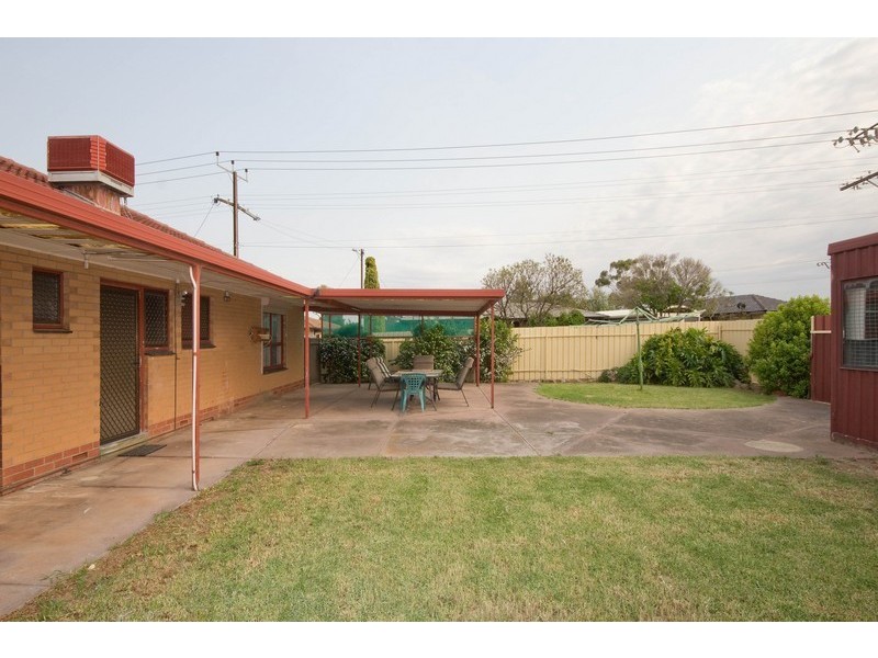 2 Dawn Avenue, Brahma Lodge SA 5109