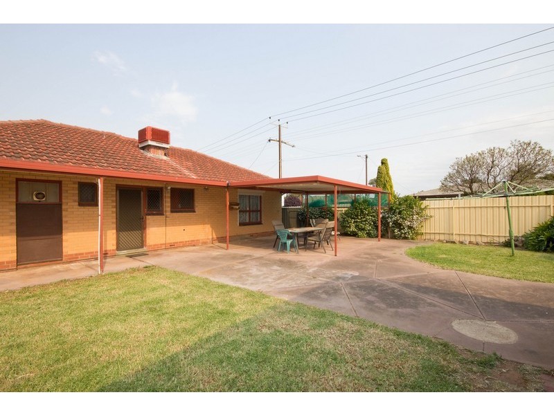 2 Dawn Avenue, Brahma Lodge SA 5109