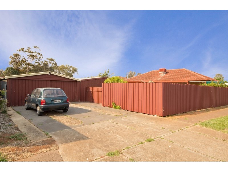 2 Dawn Avenue, Brahma Lodge SA 5109