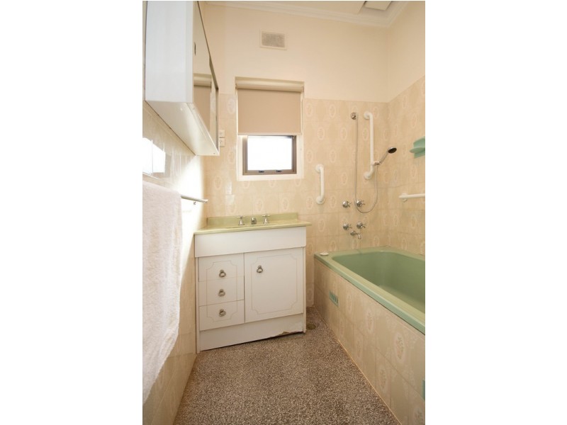 53 Collingbourne Drive, Elizabeth Vale SA 5112