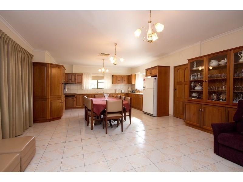 53 Collingbourne Drive, Elizabeth Vale SA 5112