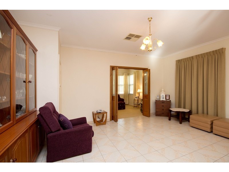 53 Collingbourne Drive, Elizabeth Vale SA 5112